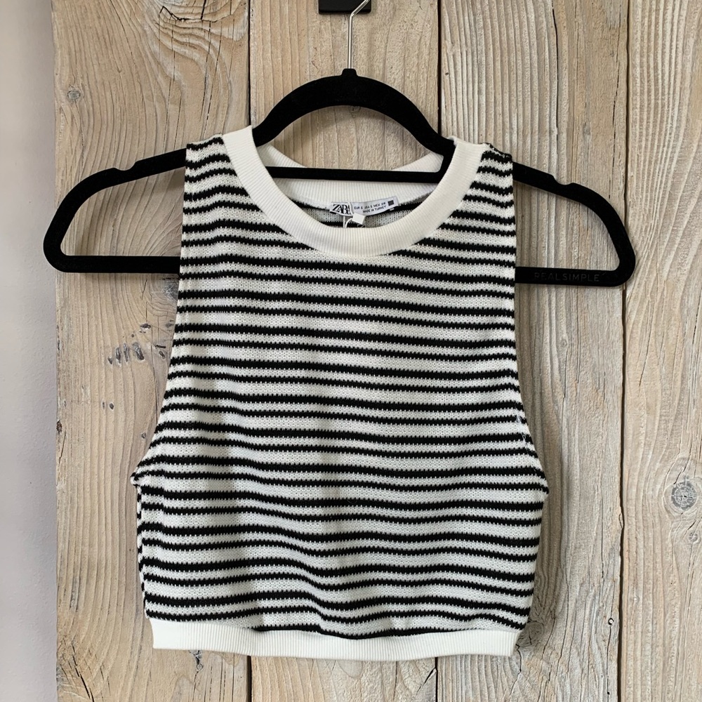 Zara sleeveless knit top. Size: S.